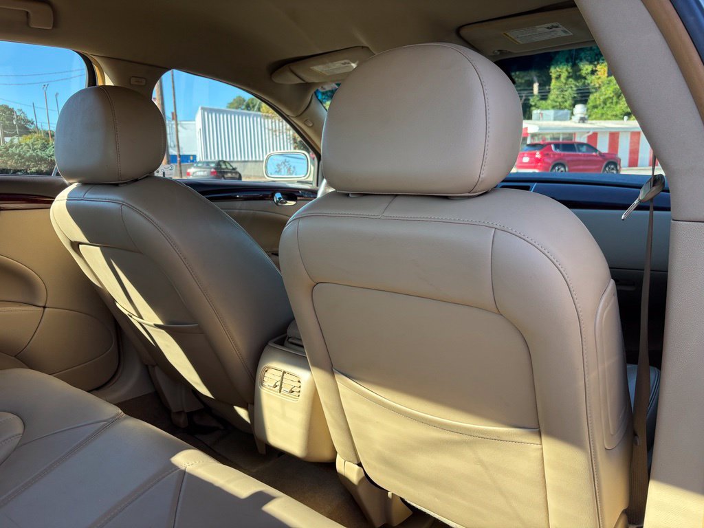 Used 2007 Buick Lucerne CXL FWD image 23