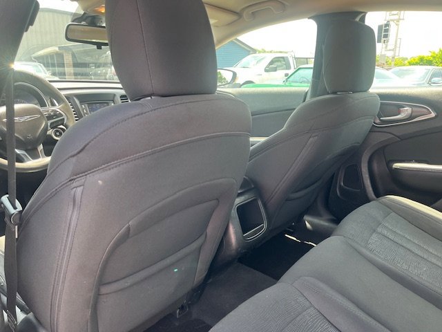 Used 2016 Chrysler 200 Limited FWD image 13