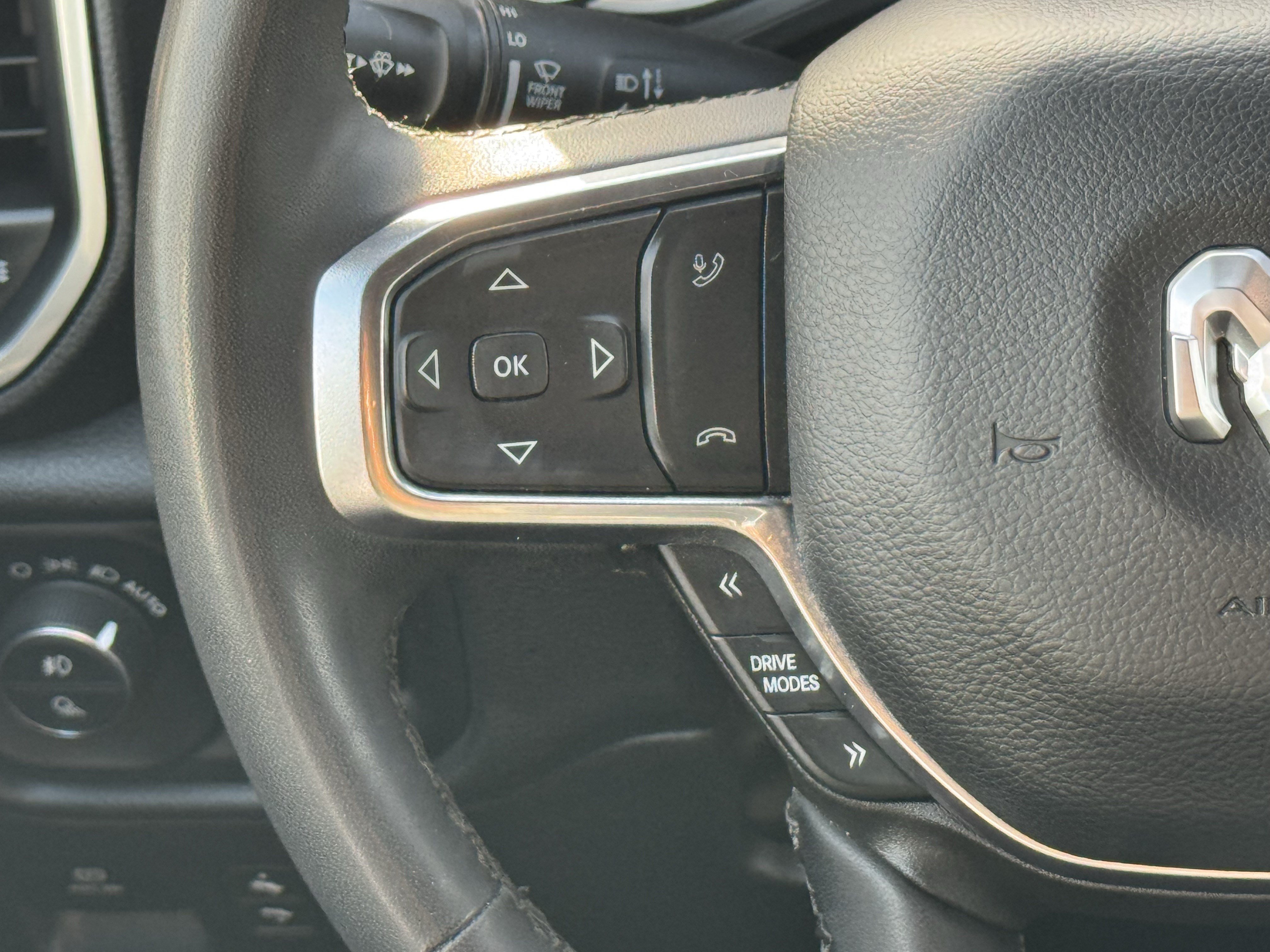 Used 2025 RAM 1500 Laramie w/ Sport Appearance Package AWD/4WD image 13