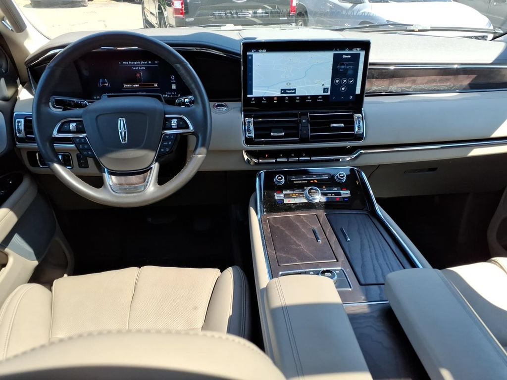 Certified 2024 Lincoln Navigator Reserve AWD/4WD image 6