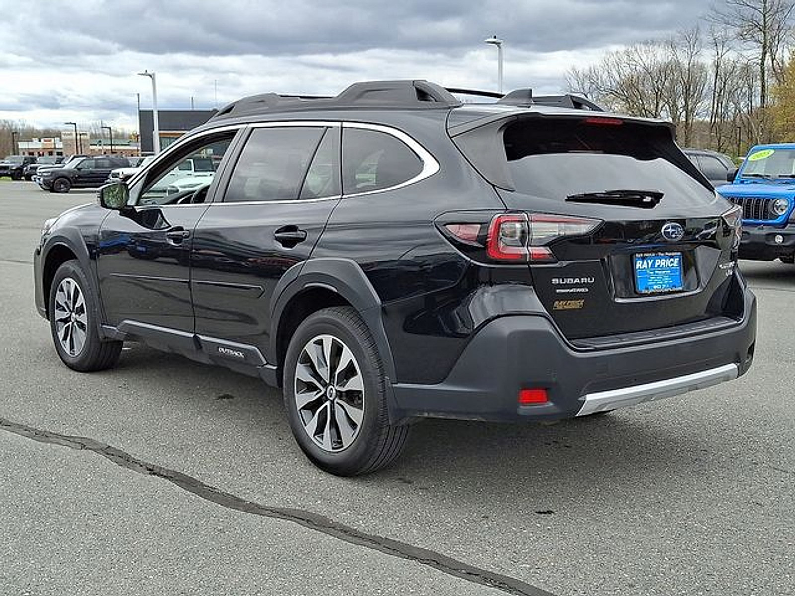 Used 2023 Subaru Outback Limited XT AWD/4WD image 4