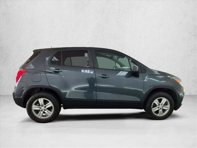 Used 2022 Chevrolet Trax LS w/ Tint and Cruise Package AWD/4WD image 4