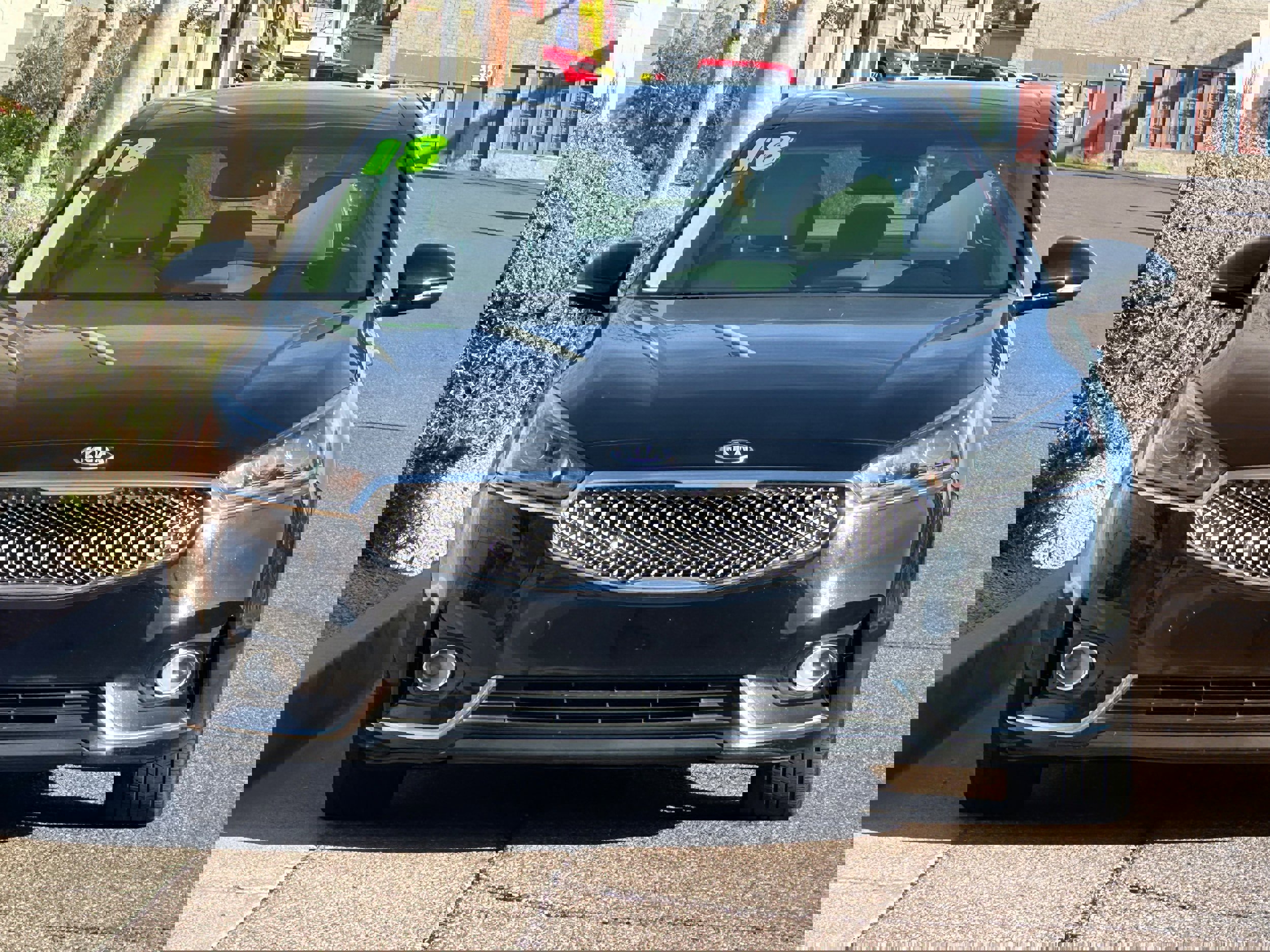 Used 2018 Kia Cadenza Premium w/ Luxury Package image 2