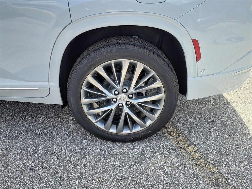 New 2026 Buick Enclave Avenir w/ Super Cruise Package image 4