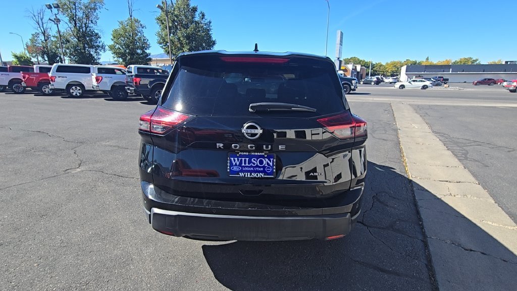 Used 2025 Nissan Rogue SV AWD/4WD image 6
