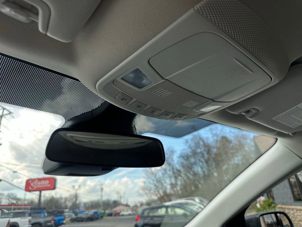 Used 2022 Ford Edge SE image 17