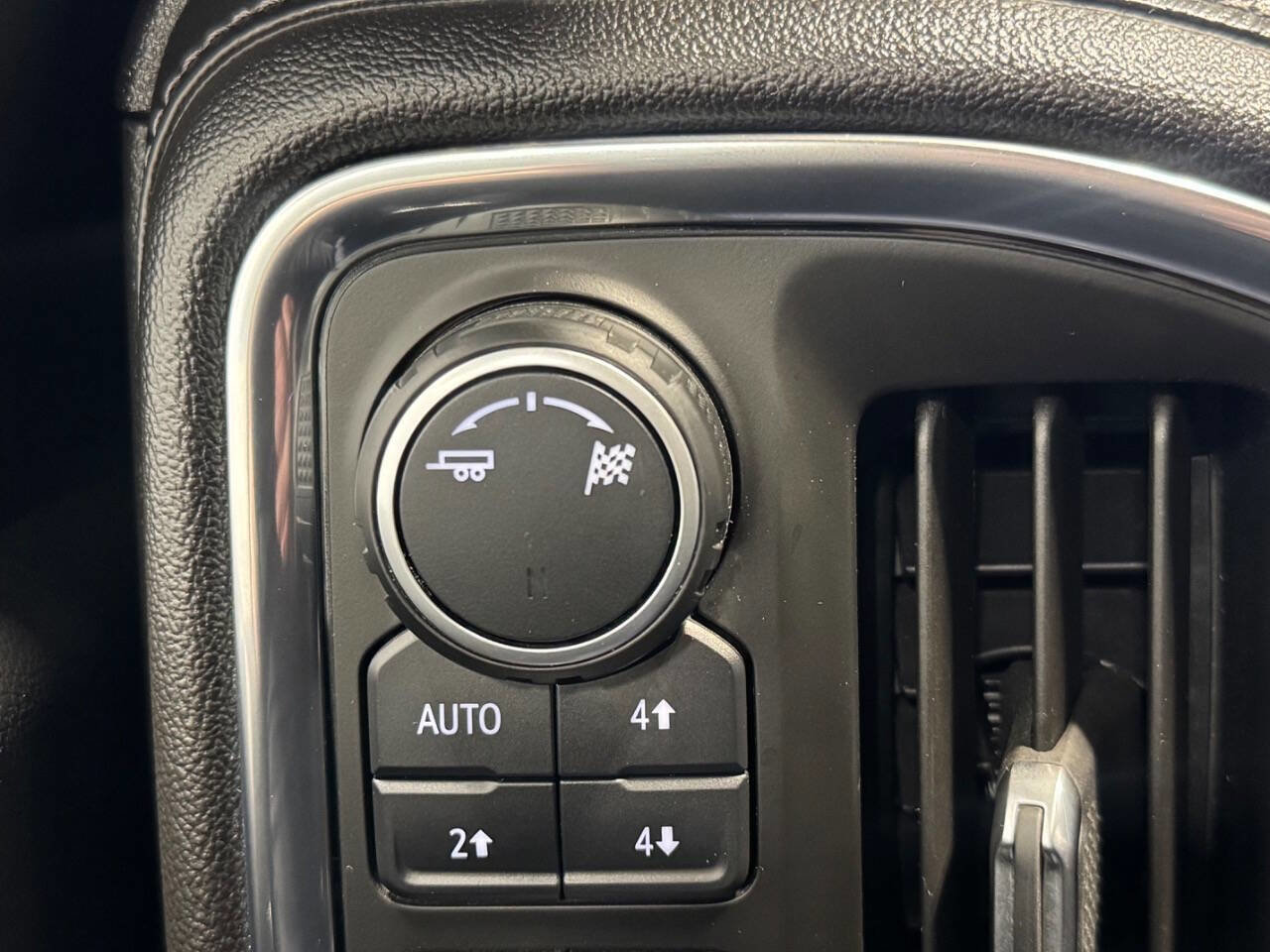 Used 2019 Chevrolet Silverado 1500 RST image 40