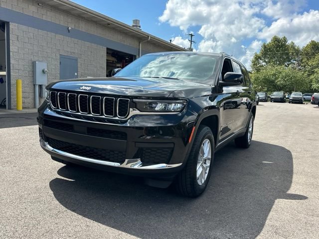 Used 2024 Jeep Grand Cherokee L Laredo AWD/4WD image 22