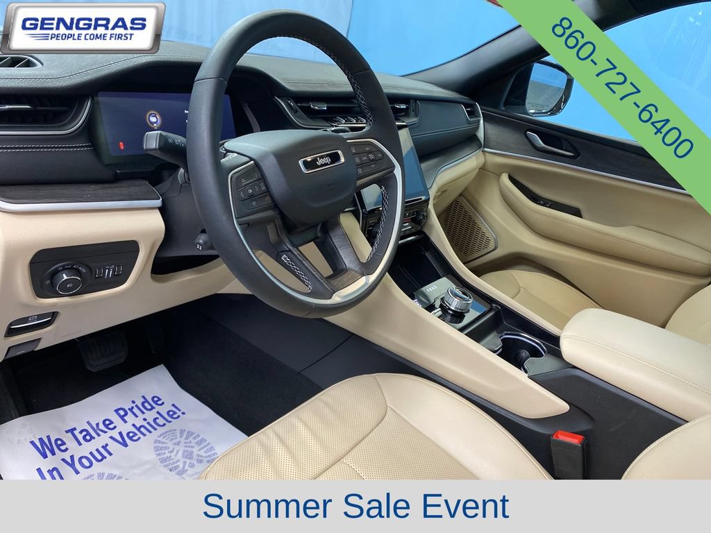 Used 2024 Jeep Grand Cherokee Limited w/ Luxury Tech Group II AWD/4WD image 11
