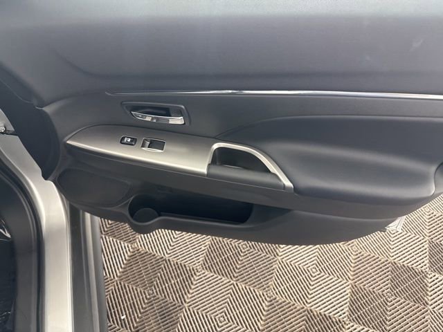 Used 2025 Mitsubishi Outlander Sport ES image 24