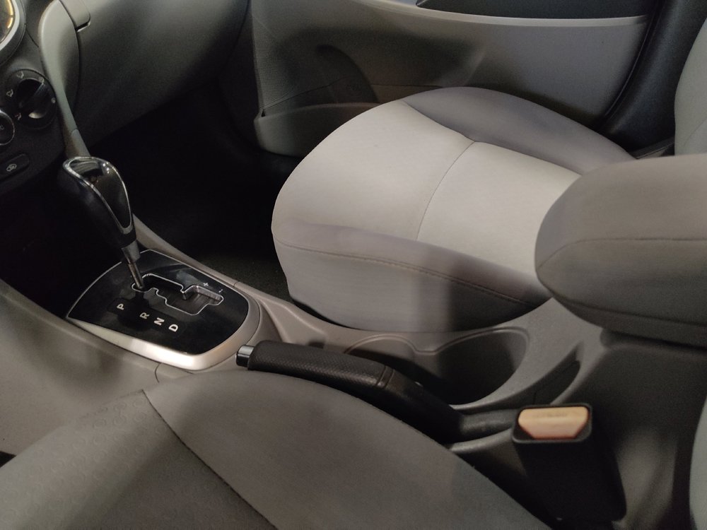 Used 2013 Hyundai Accent SE FWD image 26