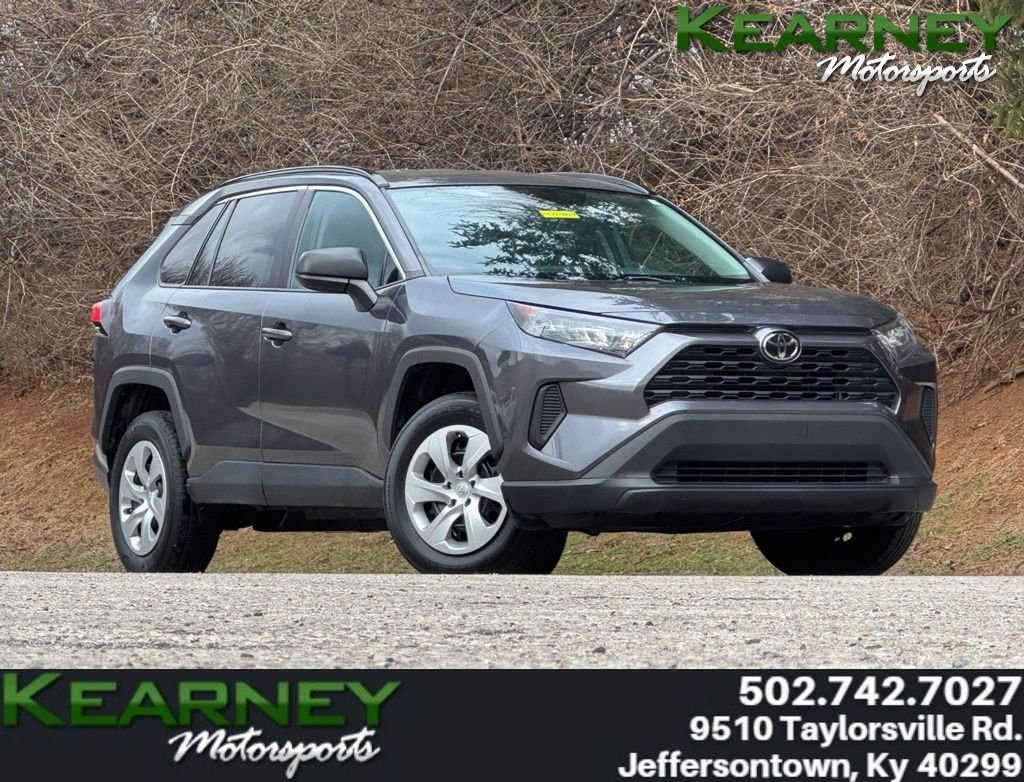 Used 2021 Toyota RAV4 LE image 1