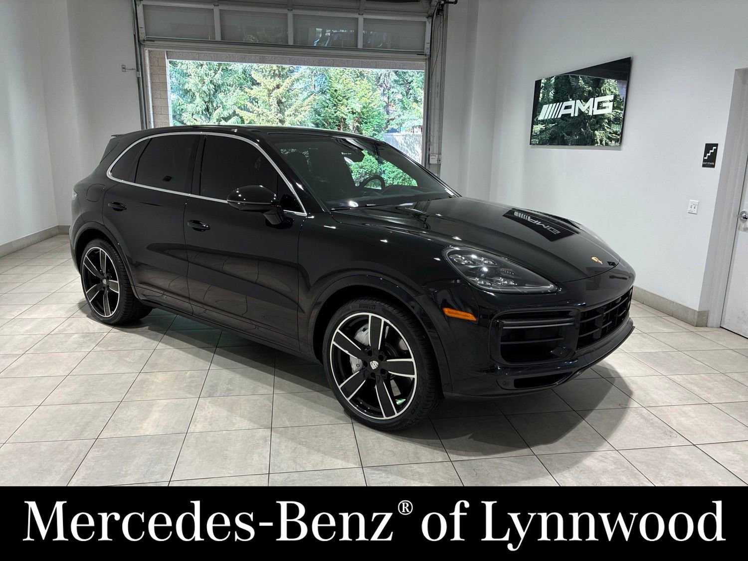 Used 2020 Porsche Cayenne Turbo AWD/4WD image 1