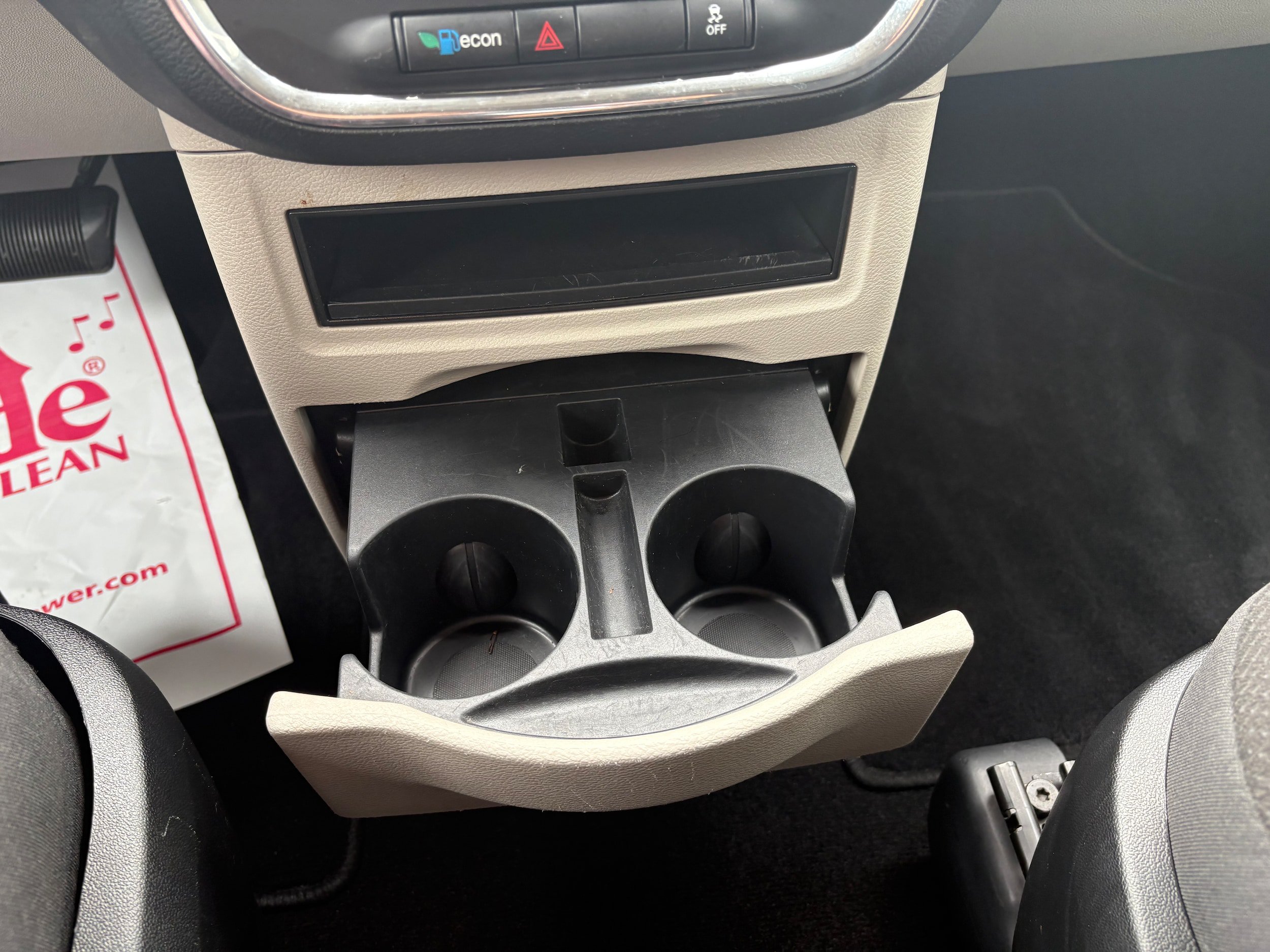 Used 2019 Dodge Grand Caravan SE FWD image 24