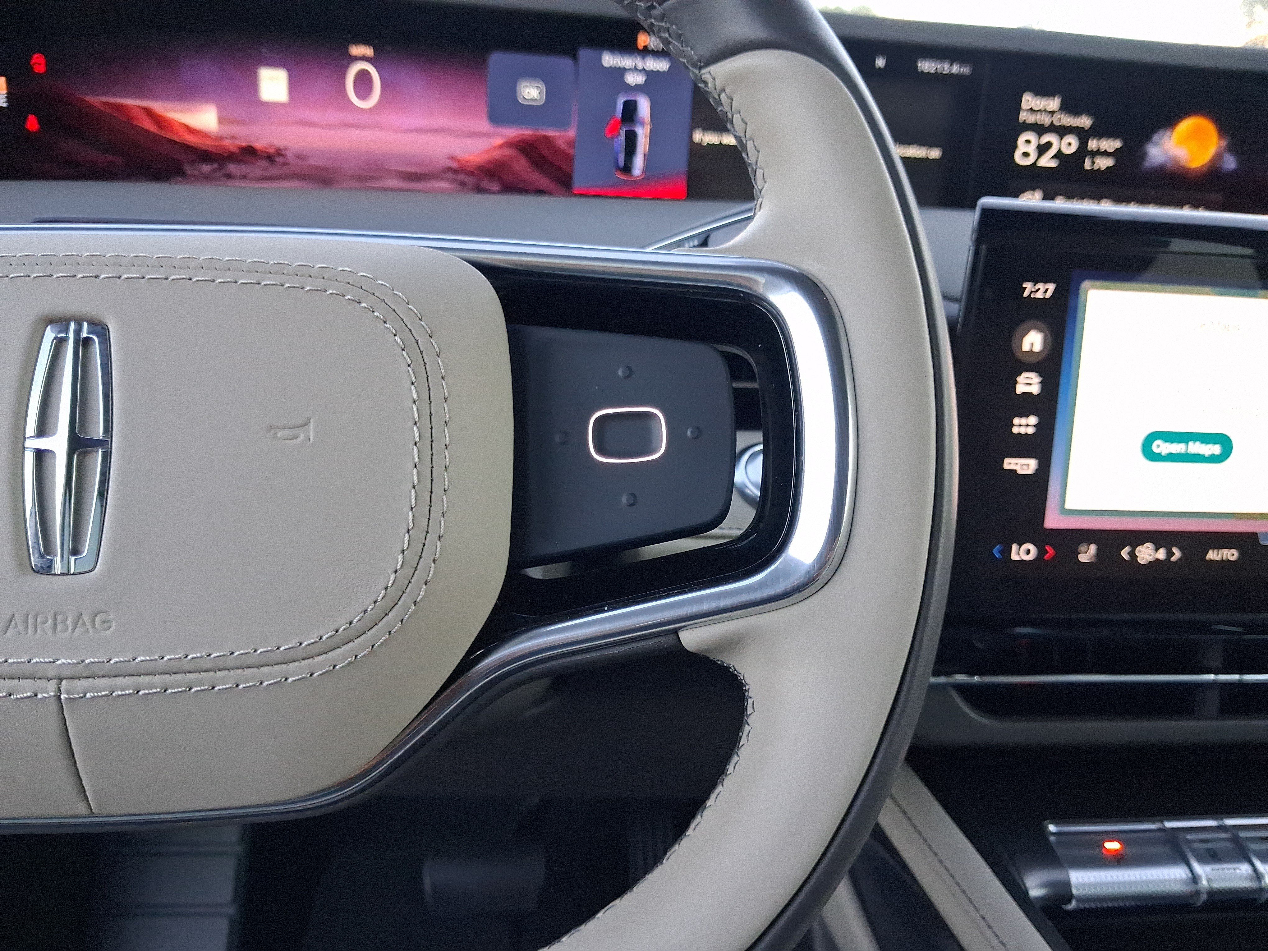 Certified 2025 Lincoln Nautilus Premier AWD/4WD image 17