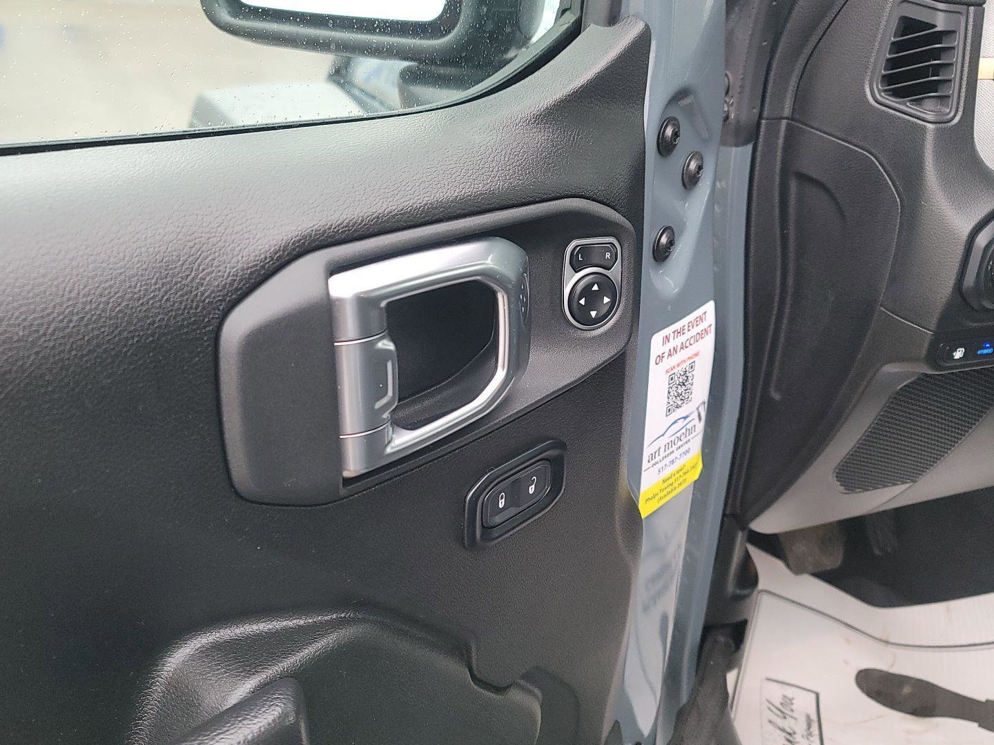 Used 2025 Jeep Wrangler Willys image 17