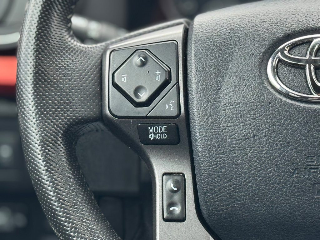 Used 2020 Toyota Tacoma TRD Off-Road image 4