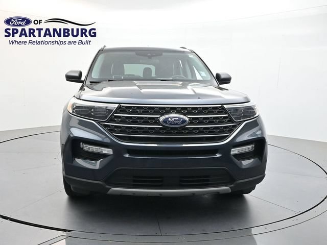 Used 2023 Ford Explorer XLT w/ Equipment Group 202A AWD/4WD image 2