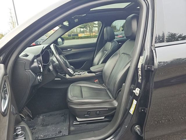 Used 2023 Alfa Romeo Stelvio Ti image 9