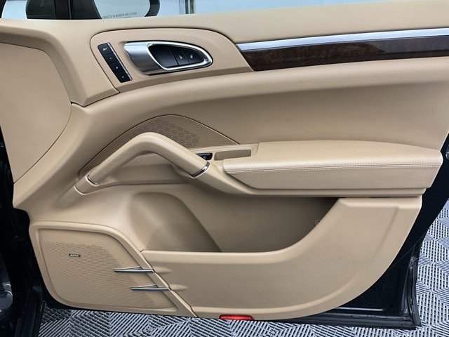 Used 2013 Porsche Cayenne image 16