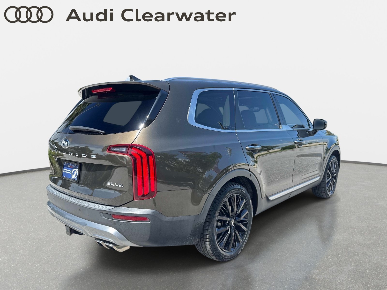 Used 2020 Kia Telluride SX w/ Towing Package FWD image 4