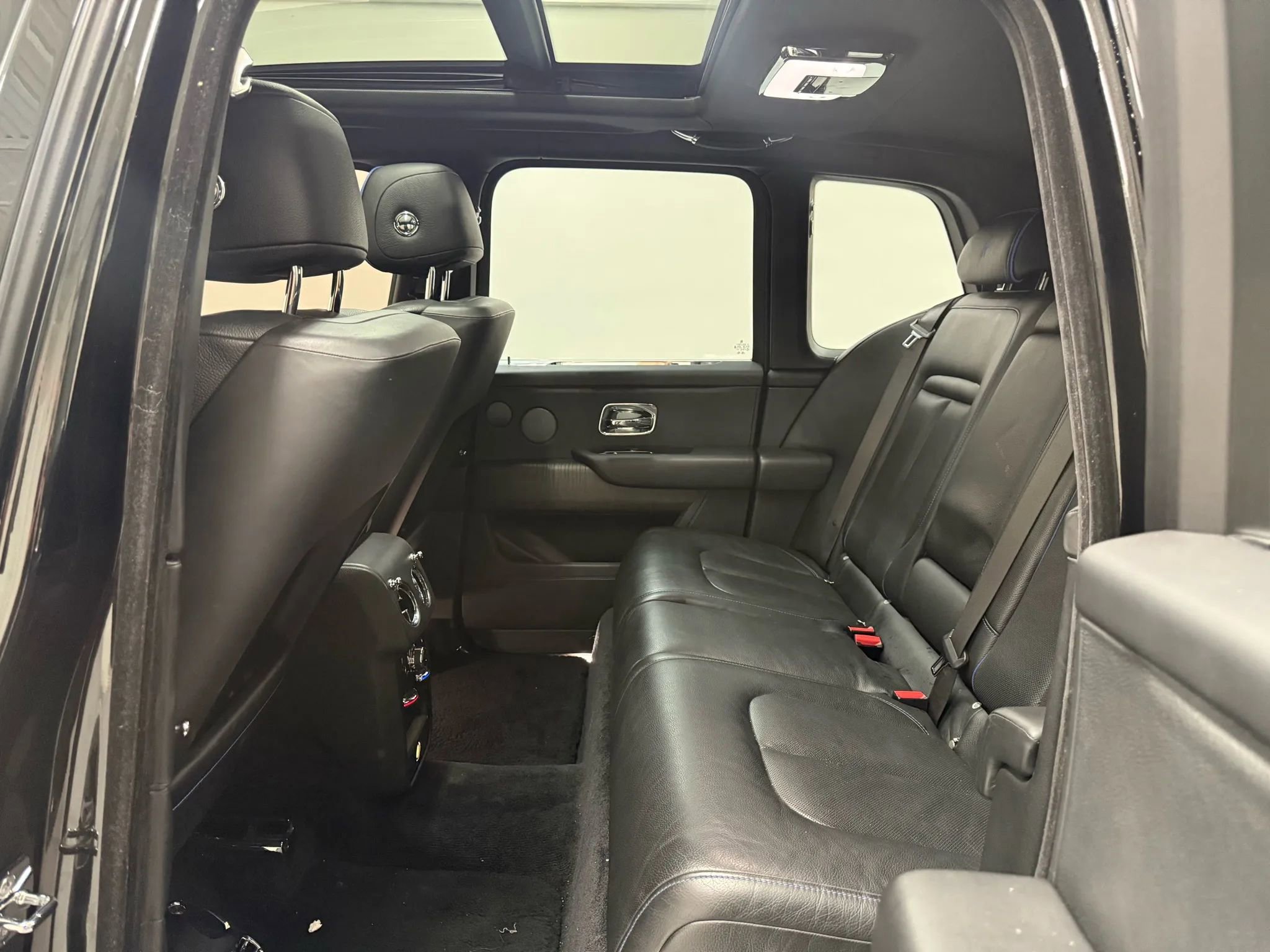 Used 2019 Rolls-Royce Cullinan image 30
