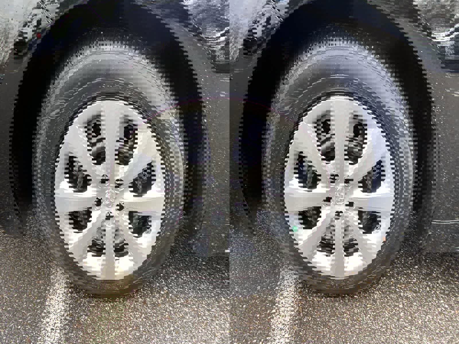 Used 2025 Toyota Corolla LE image 14