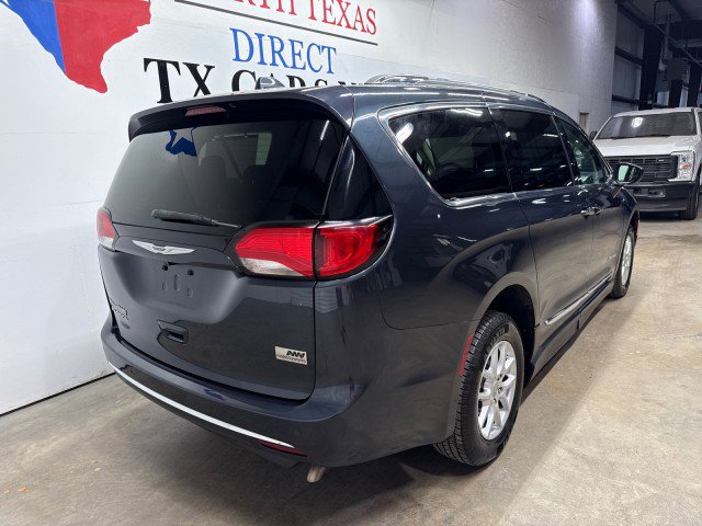 Used 2020 Chrysler Pacifica Touring-L image 6