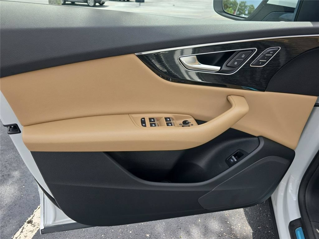 Used 2019 Audi Q8 Premium AWD/4WD image 15
