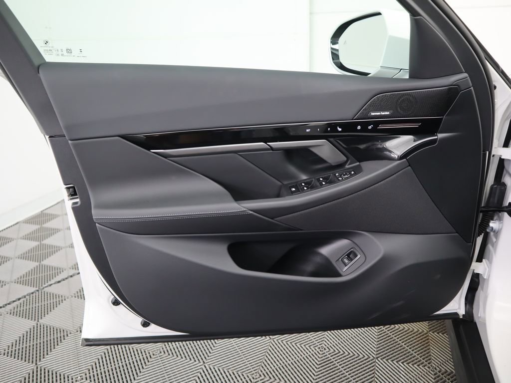 Certified 2025 BMW 530i 530i image 26