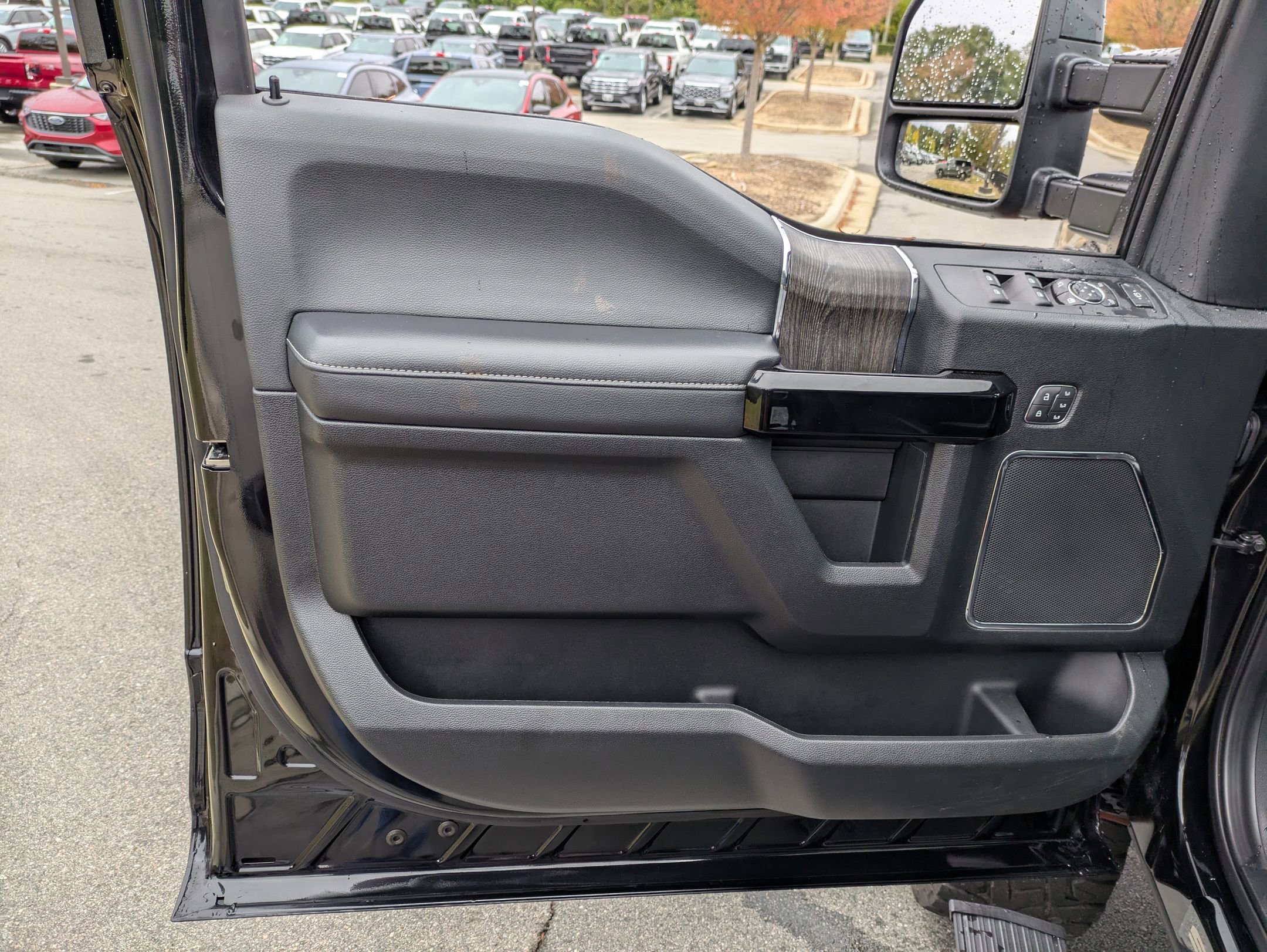 Used 2021 Ford F250 Lariat image 16