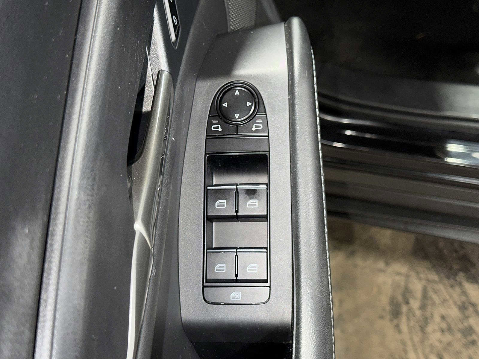 Used 2023 MAZDA CX-30 AWD 2.5 S w/ Select Package image 21