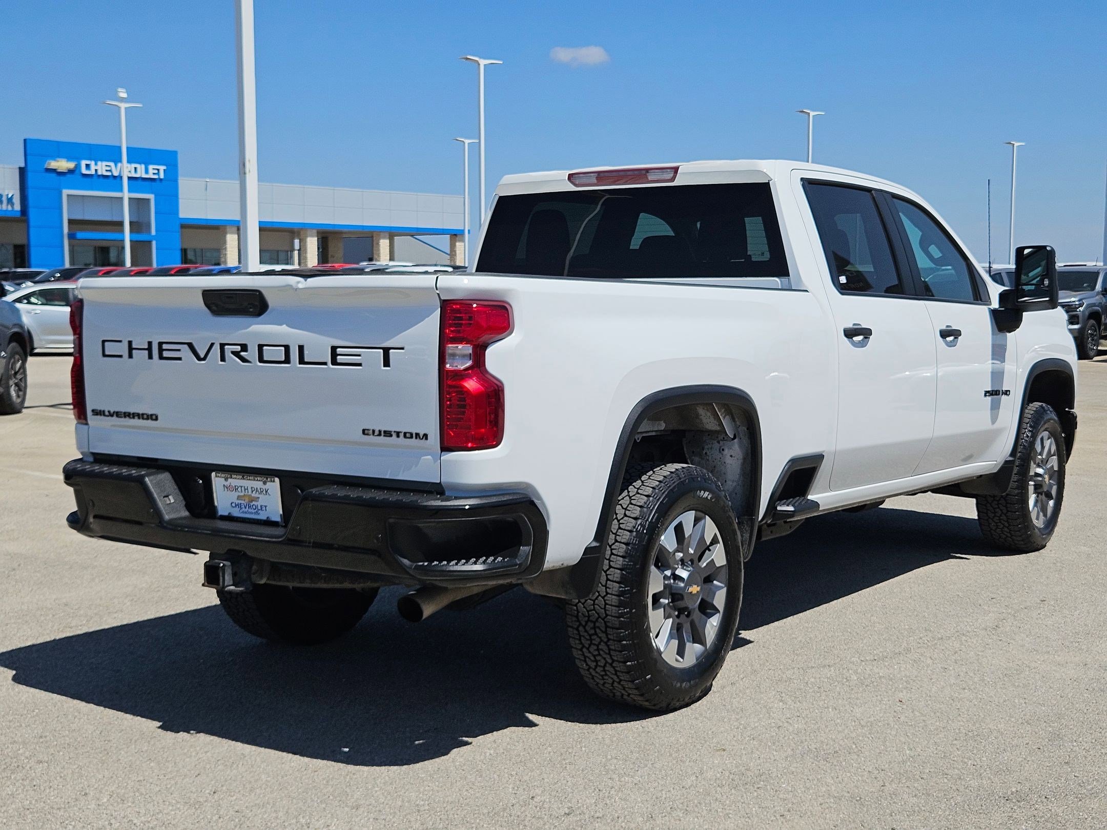 Used 2024 Chevrolet Silverado 2500 Custom w/ Custom Value Package image 3