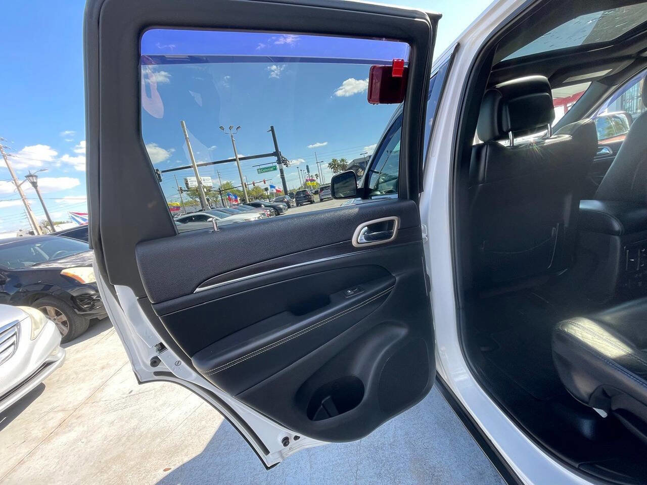 Used 2014 Jeep Grand Cherokee Limited AWD/4WD image 17