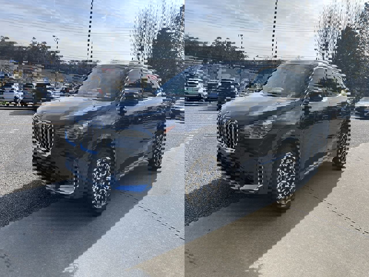 Used 2025 BMW X1 xDrive28i w/ Technology Package image 4