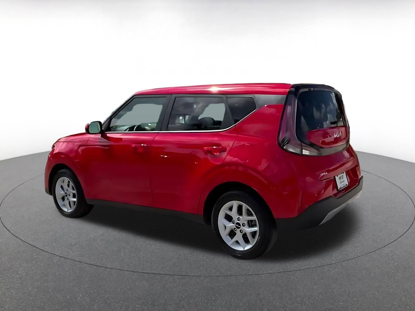 Used 2025 Kia Soul LX w/ LX Technology Package FWD image 8