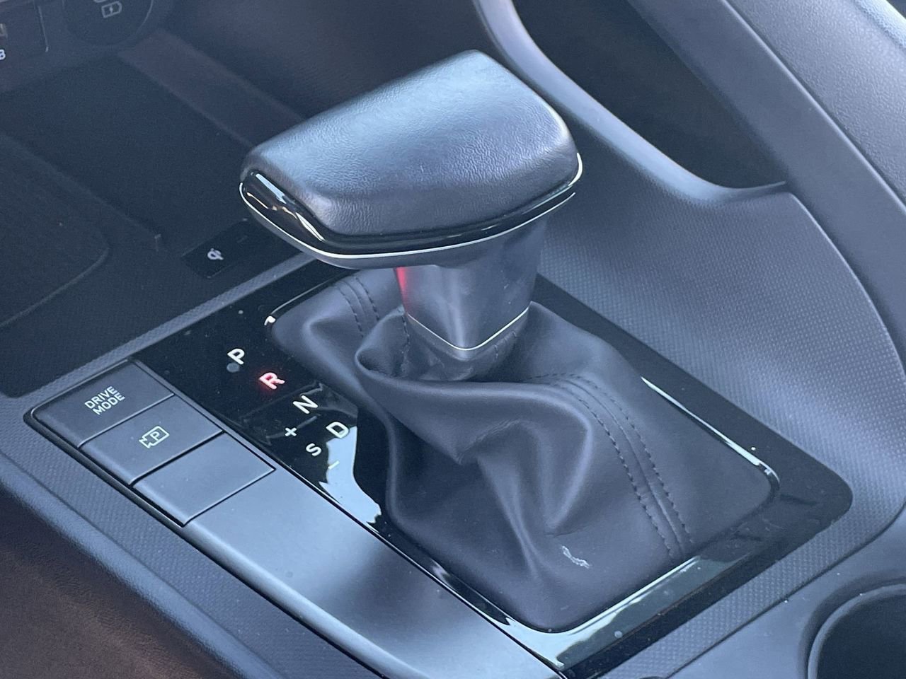 Certified 2025 Hyundai Elantra Sport image 28