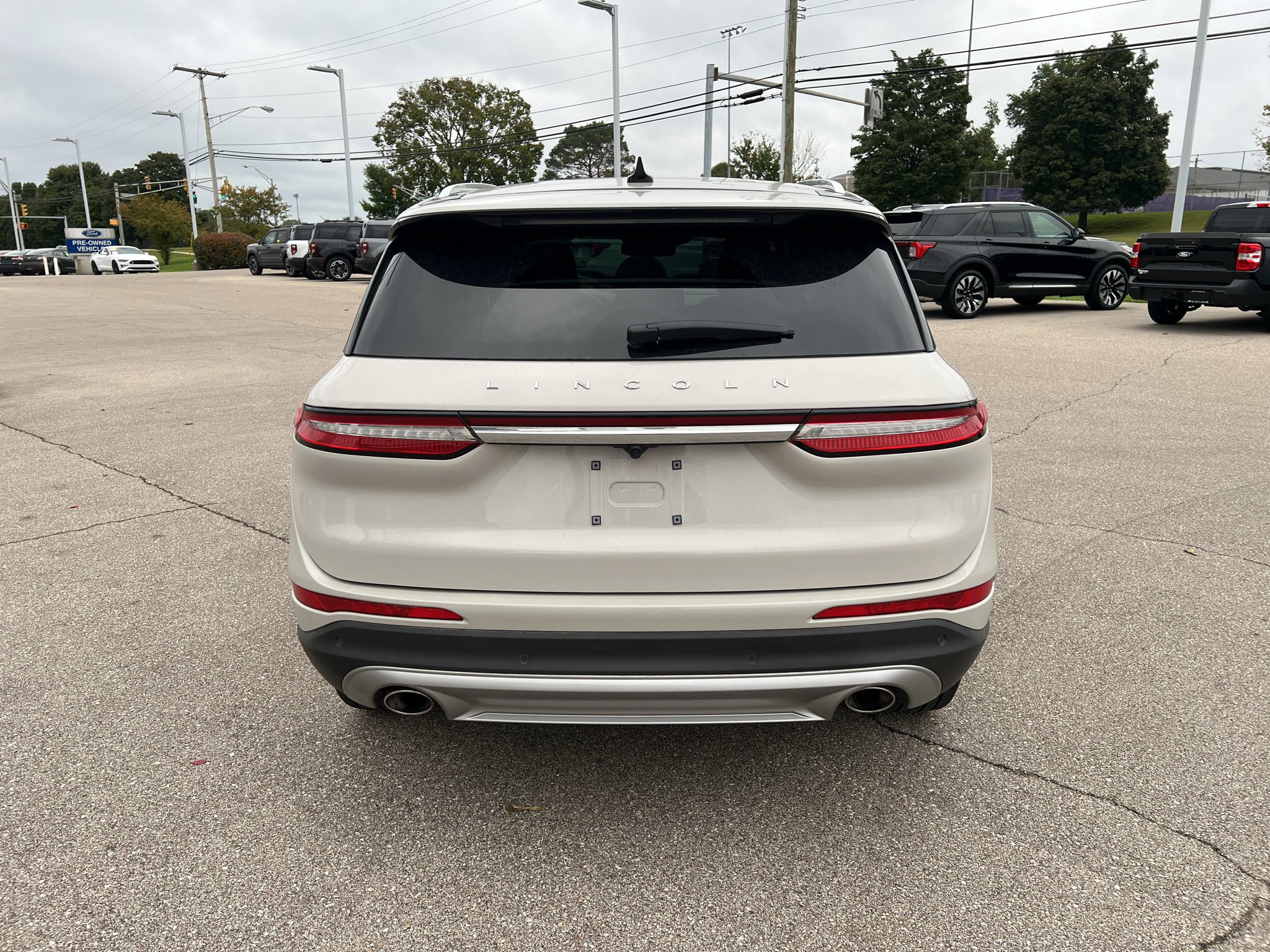 Used 2023 Lincoln Corsair Reserve AWD/4WD image 6