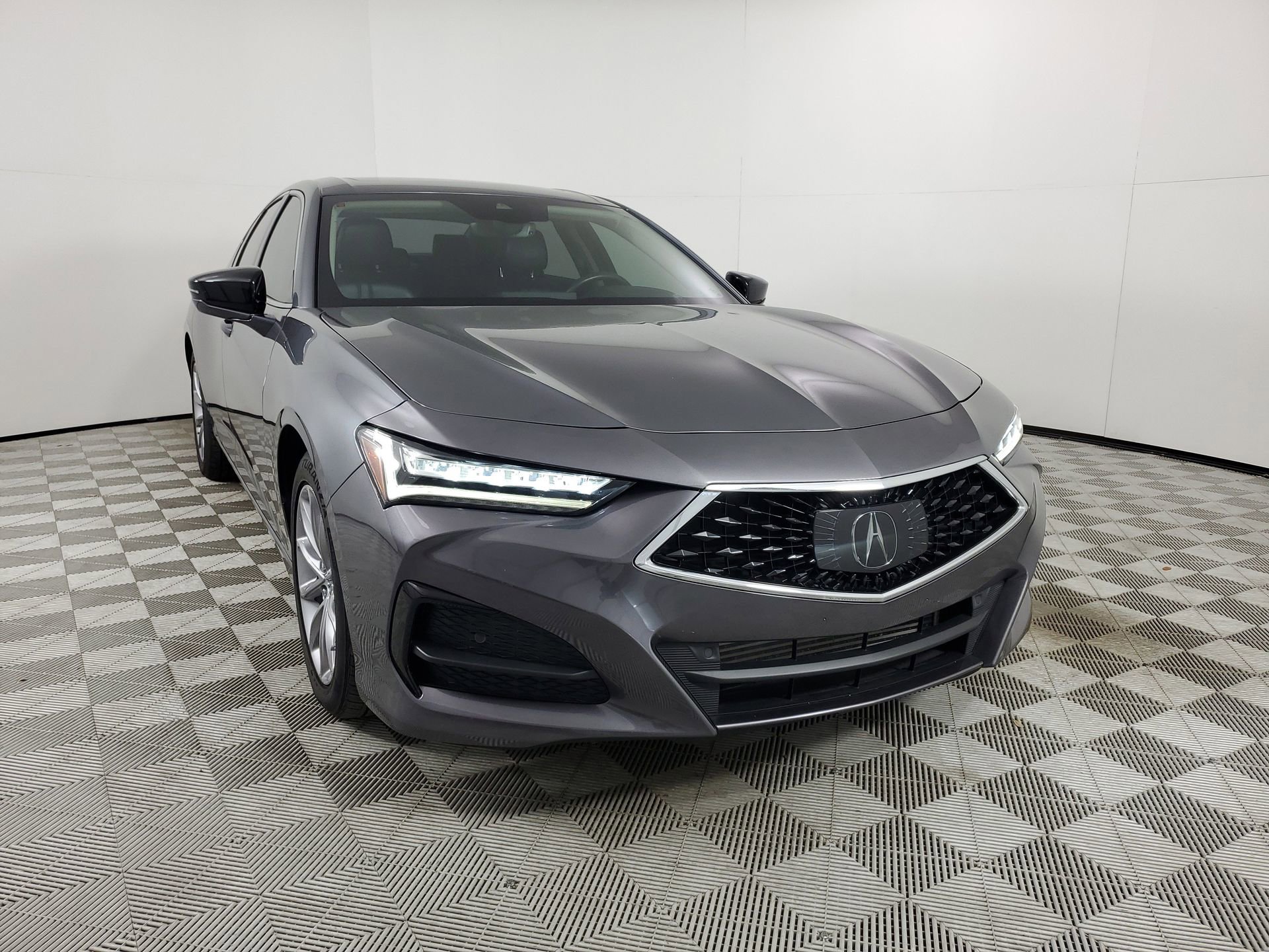 Used 2023 Acura TLX image 2