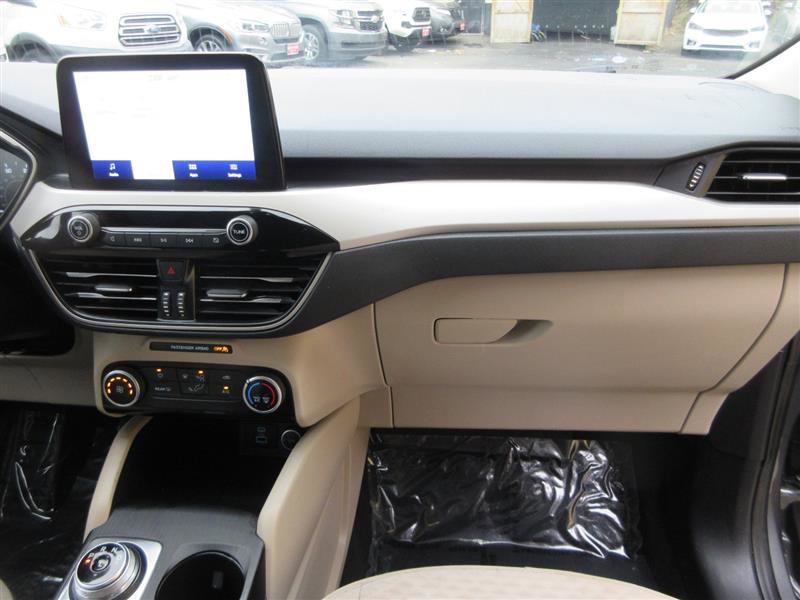 Used 2021 Ford Escape SE image 25