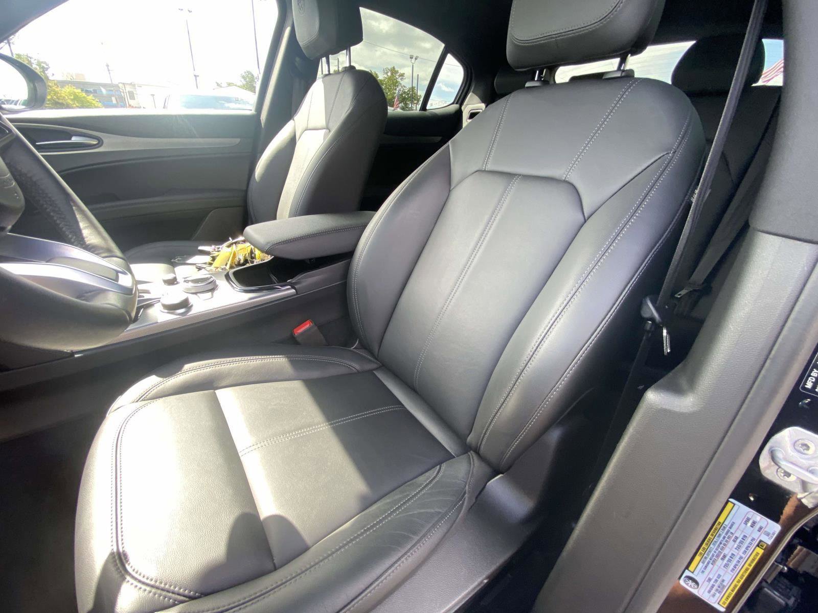 Used 2024 Alfa Romeo Stelvio Ti image 11