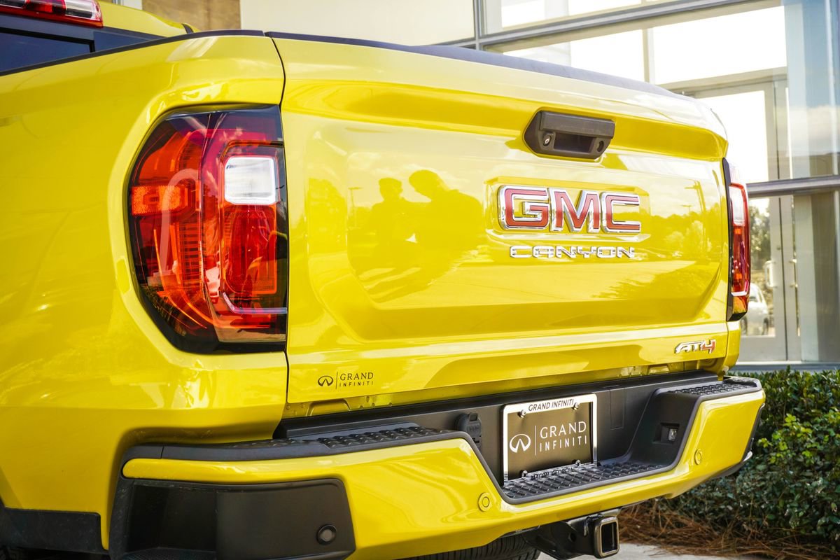 Used 2023 GMC Canyon AT4 w/ Canyon Safety Plus Package AWD/4WD image 12