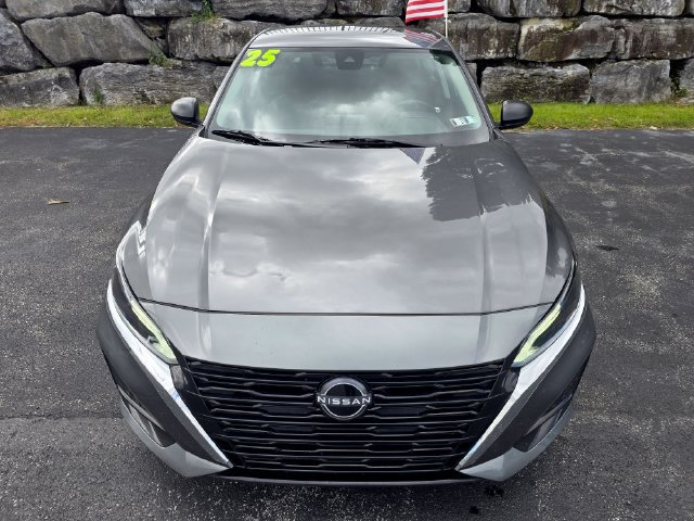 Used 2025 Nissan Altima 2.5 SV FWD image 9