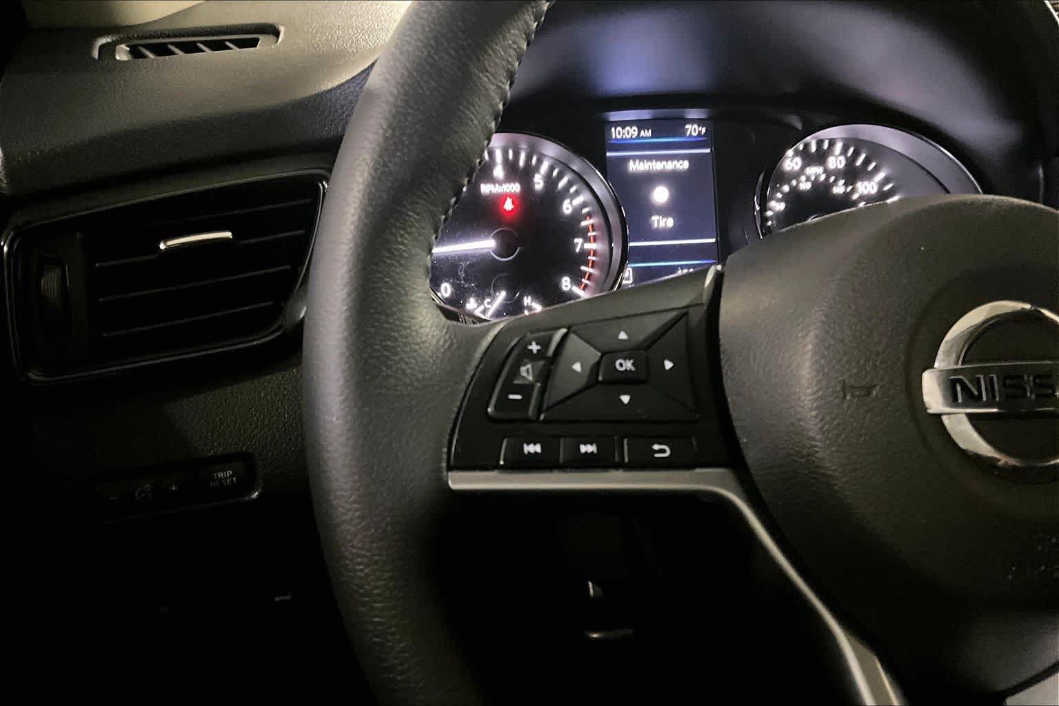 Used 2020 Nissan Rogue SV AWD/4WD image 22