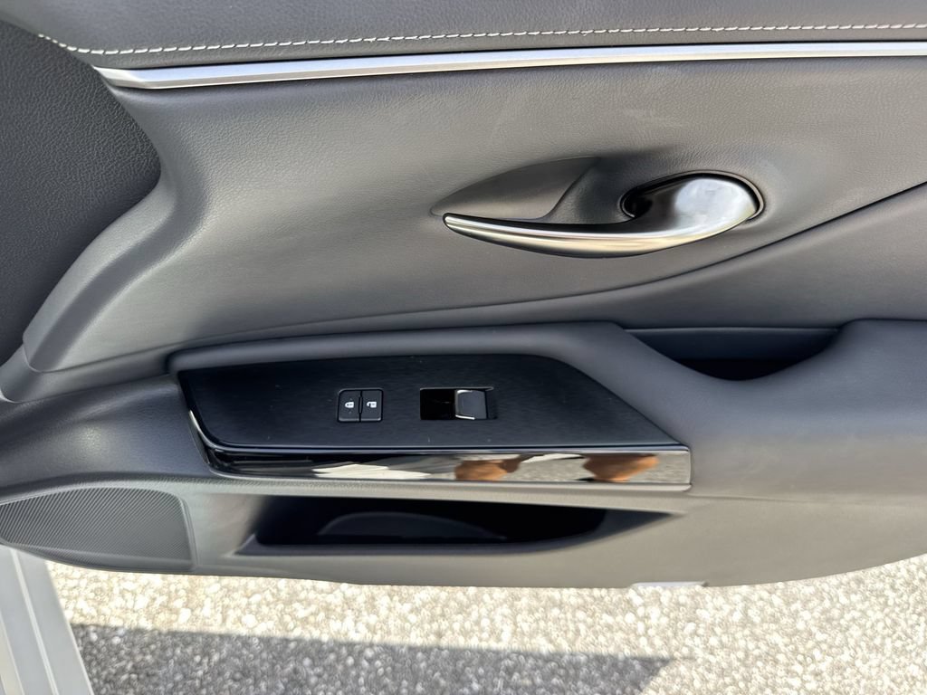 Used 2025 Lexus ES 350 w/ Premium Package FWD image 44