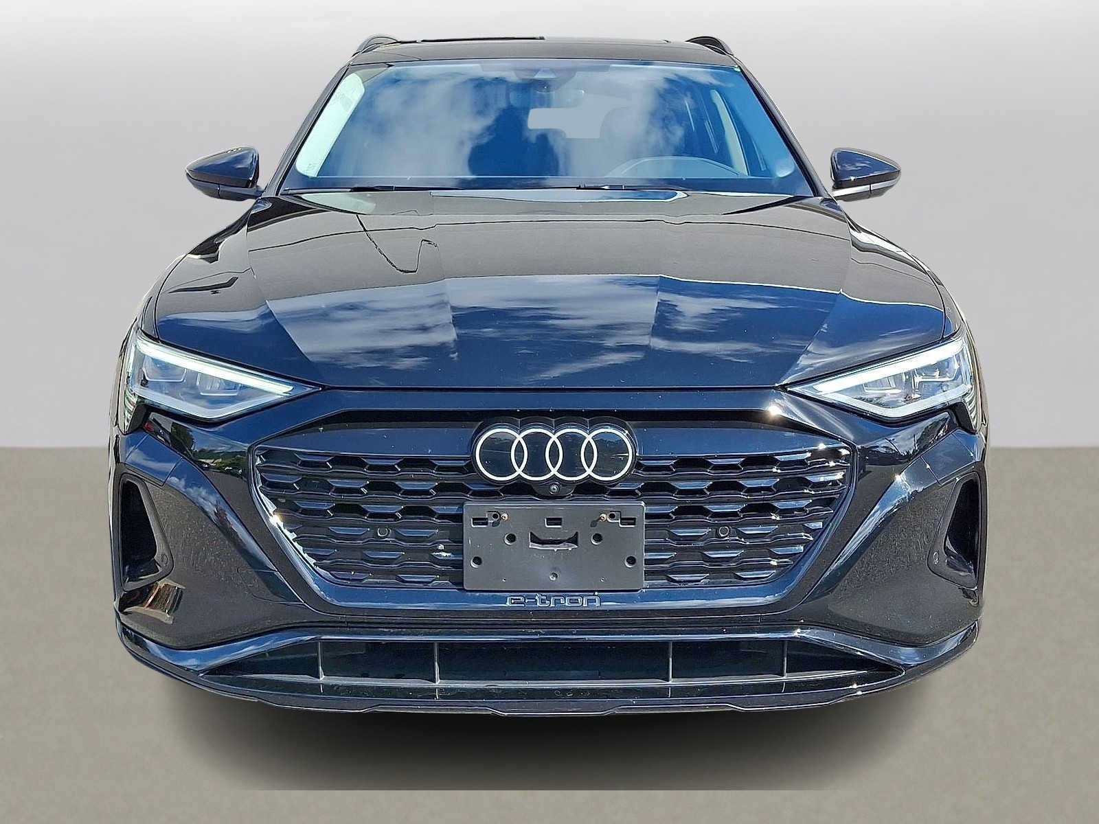 Used 2024 Audi Q8 e-tron Premium Plus w/ Premium Plus Package AWD/4WD image 35