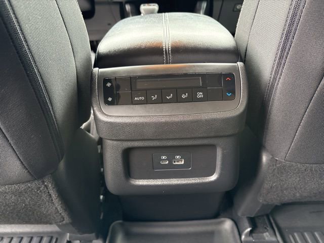 Used 2024 Nissan Pathfinder SV image 26