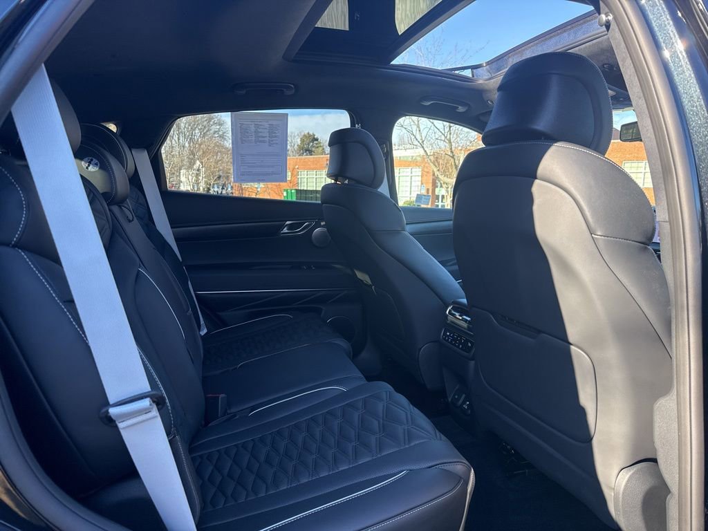 Certified 2025 Genesis GV80 3.5T image 30