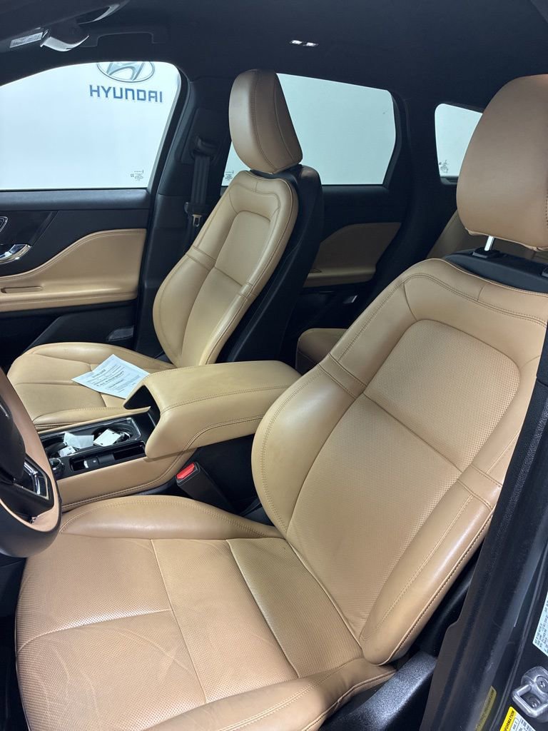 Used 2023 Lincoln Corsair Reserve w/ Jet Appearance Package image 10