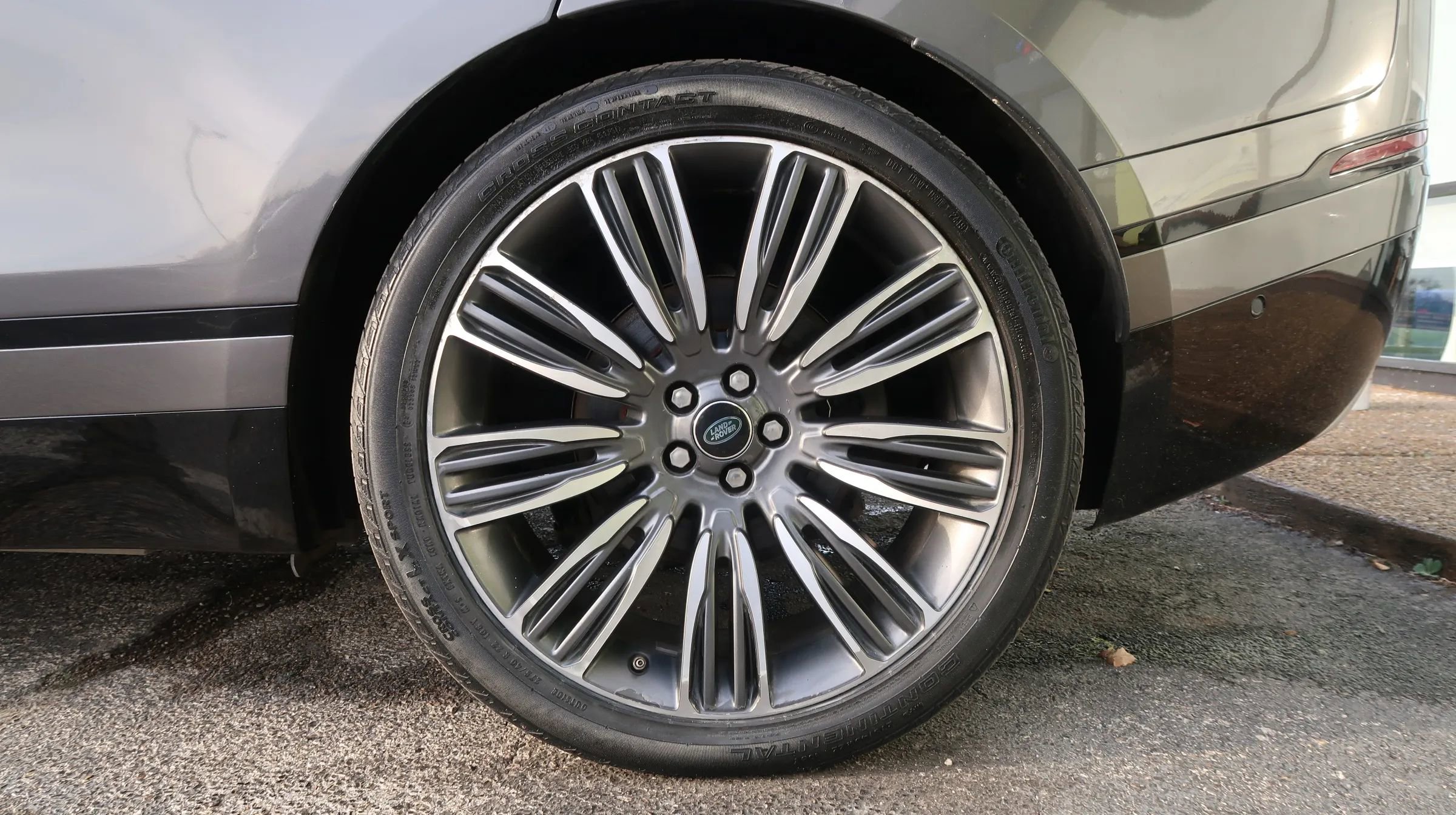 Used 2018 Land Rover Range Rover Velar image 58